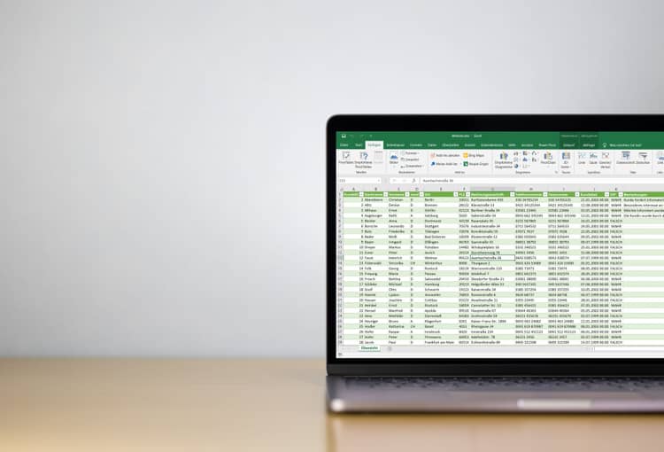 Laptop mit Excel-Tabelle aus unserem Excel-Kurs