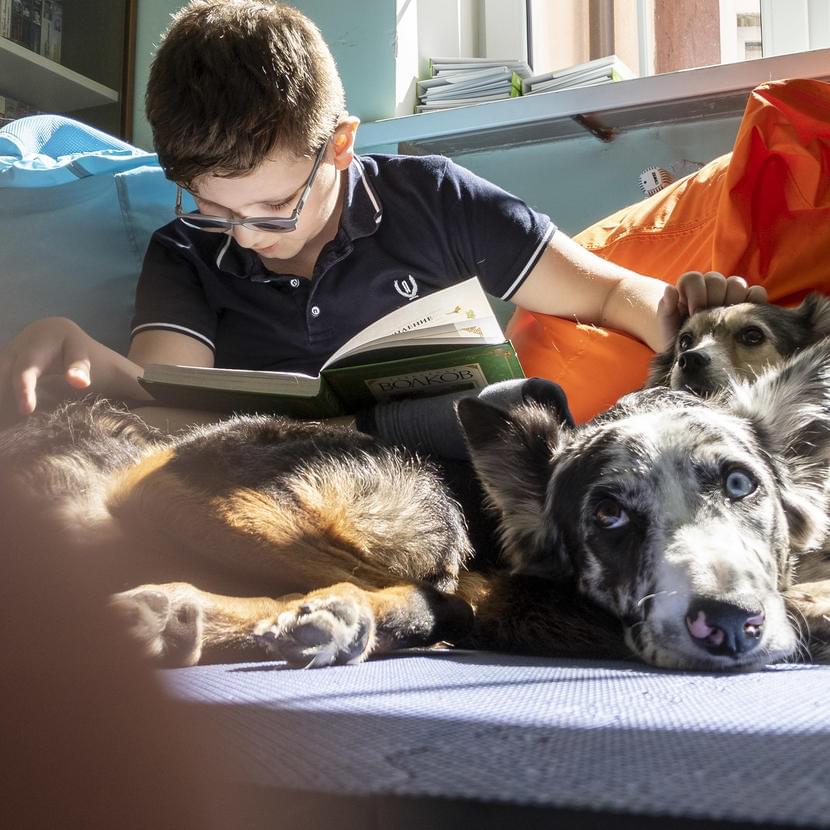 Чтение книг в «Каплях звуков». Фото: Bookmate Journal, Калининград