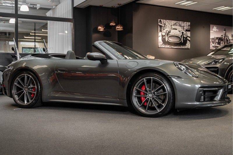 Porsche 911 992 4S Cabrio Unieke Kleurstelling Sport Design Pakket Matrix Carbon 3.0 Carrera 4 S afbeelding 2