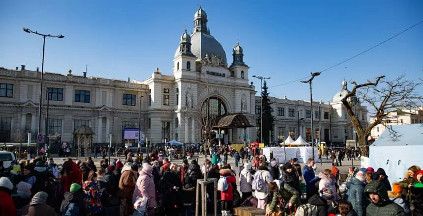 Tens of thousands of people evacuate Ukraine through the train station at Lviv in March 2022