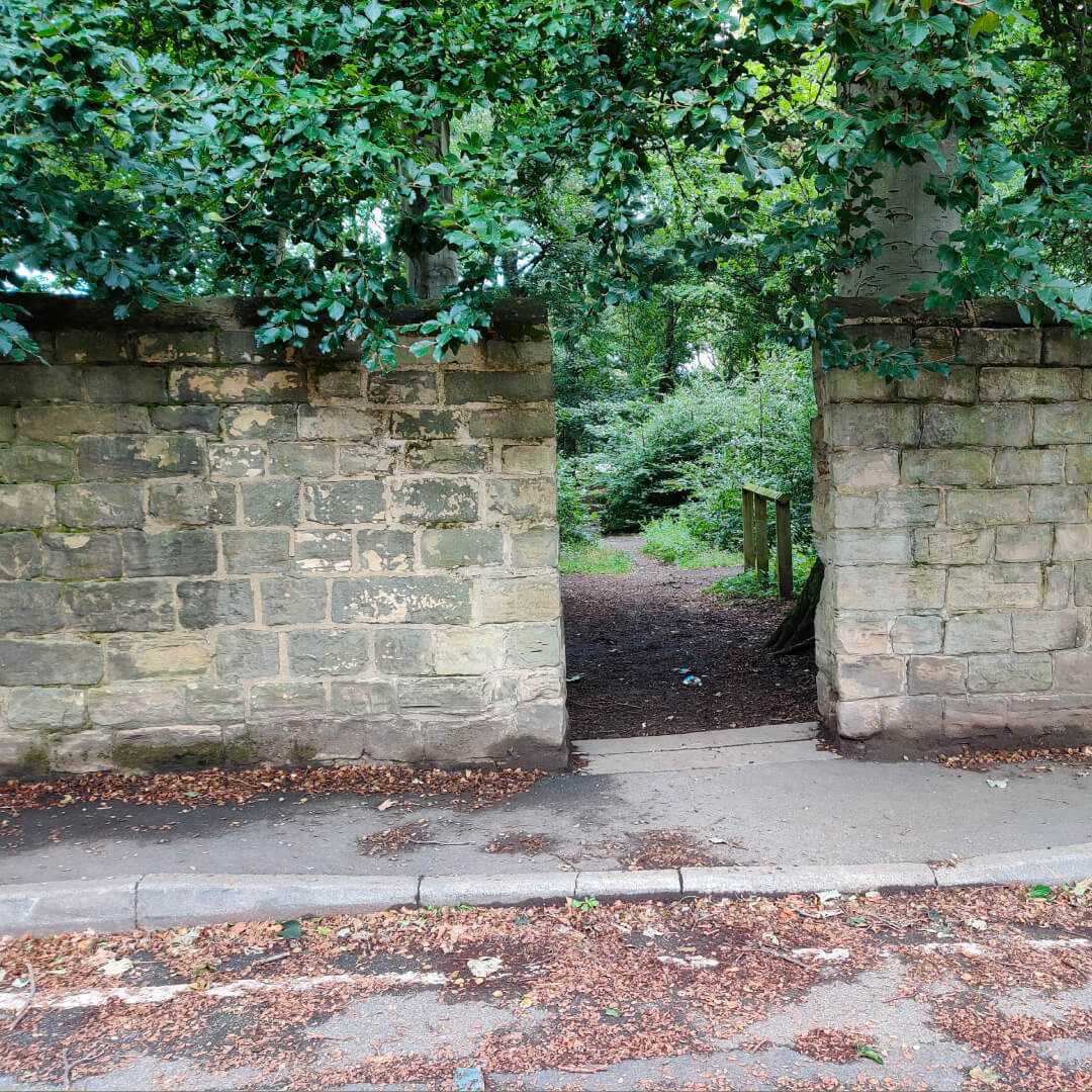 Farnley Hall Park side entrance