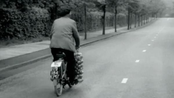 oh my god twitter doesn’t include alt text from images in their API