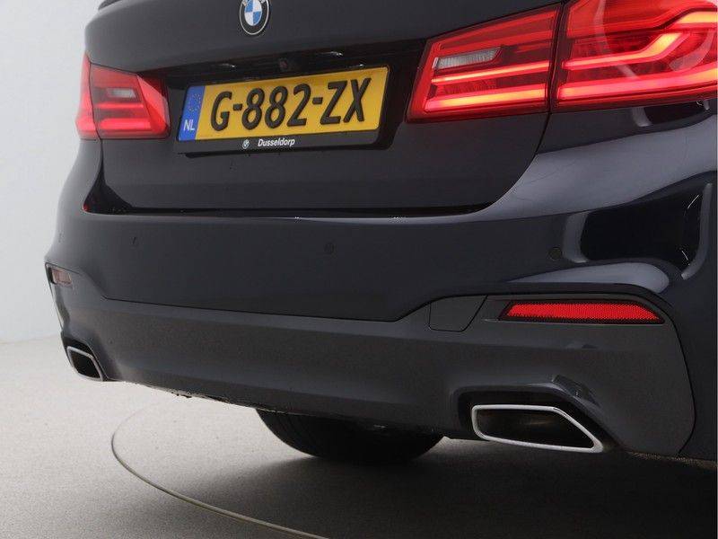 BMW 5 Serie Sedan 540i High Executive M-Sport Automaat afbeelding 24