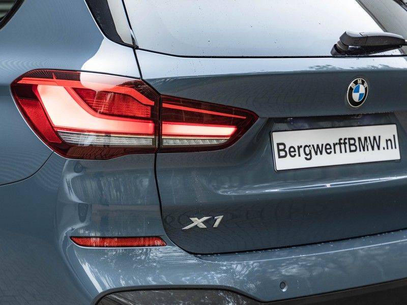 BMW X1 xDrive20i High Executive - M-Sport - Memoryzetel - Trekhaak - Panorama afbeelding 8