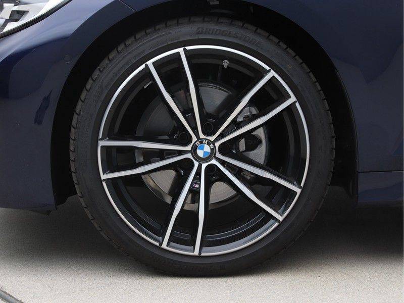 BMW 3 Serie 320i Exe M-Sport Aut. afbeelding 23