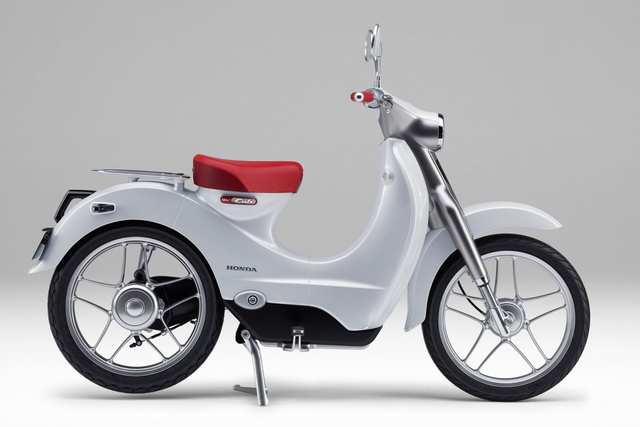Honda Electric Cub - Soon available in Indonesia the retro looking scooter with revolutionary features.