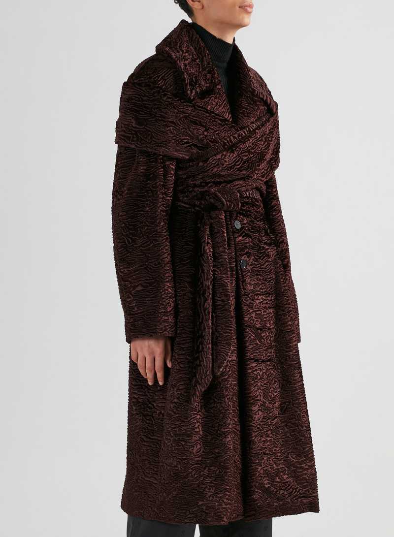 Bedir Coat Faux Fur Dark Brown, side view. GmbH AW22 collection.