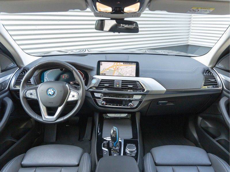 BMW iX3 High Executive - Direct Beschikbaar! afbeelding 13