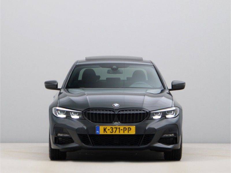 BMW 3 Serie 320i High Exe M-Sport afbeelding 6