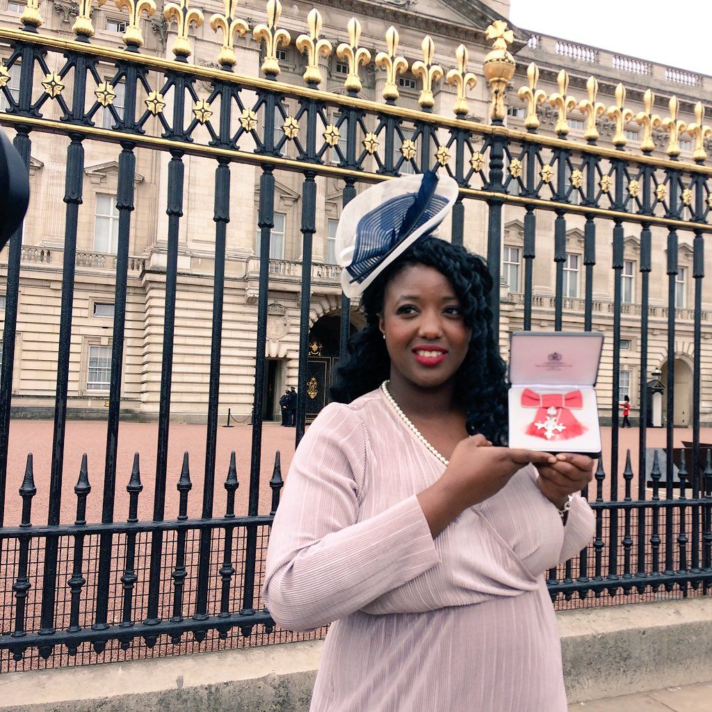 oh my god twitter doesn’t include alt text from images in their API