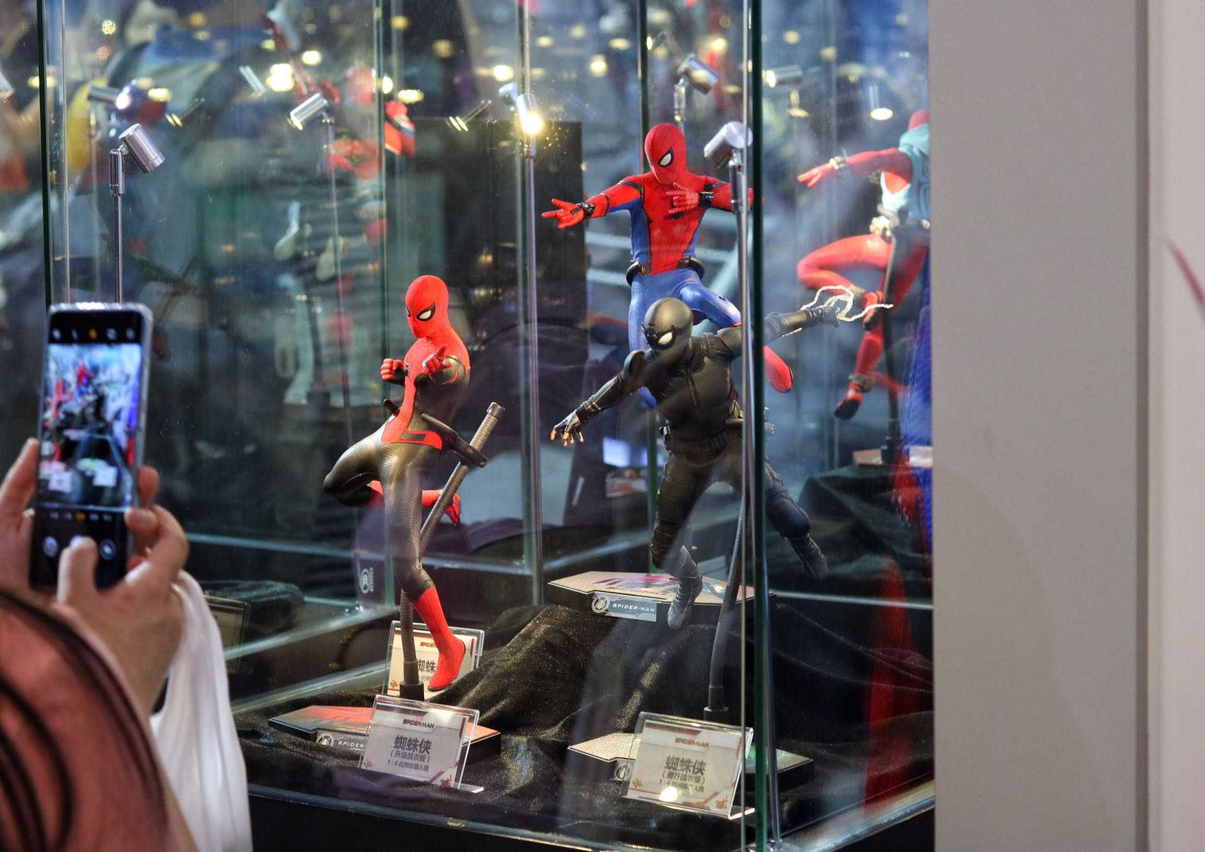 2019 CCG Hottoys Booth Photos Sharing