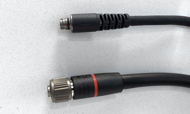 Top: Previous push-pull cable (same thickness as new 28 AWG cables)
Bottom: New 26AWG cable (slightly thicker) with bayonet connector