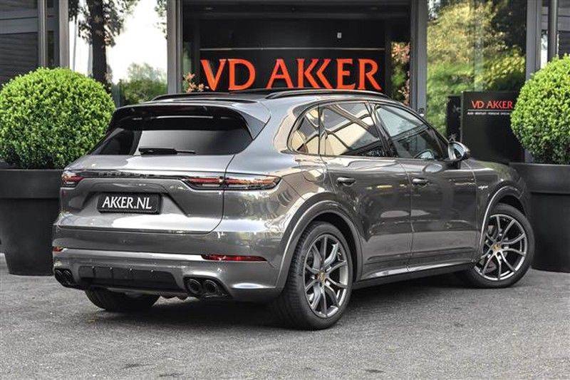 Porsche Cayenne E-HYBRID SPORTDESIGN+PANO.DAK+4WSTURING afbeelding 2