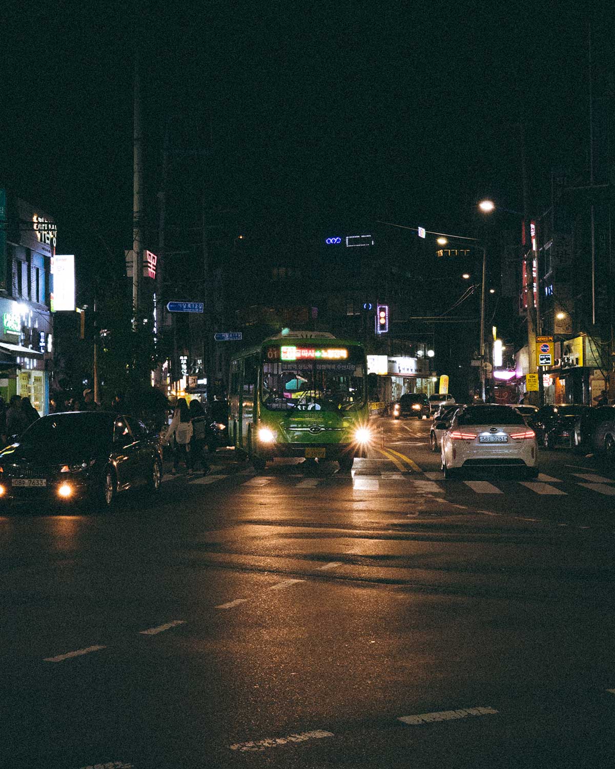 Bus during midnight in Heukseok-dong