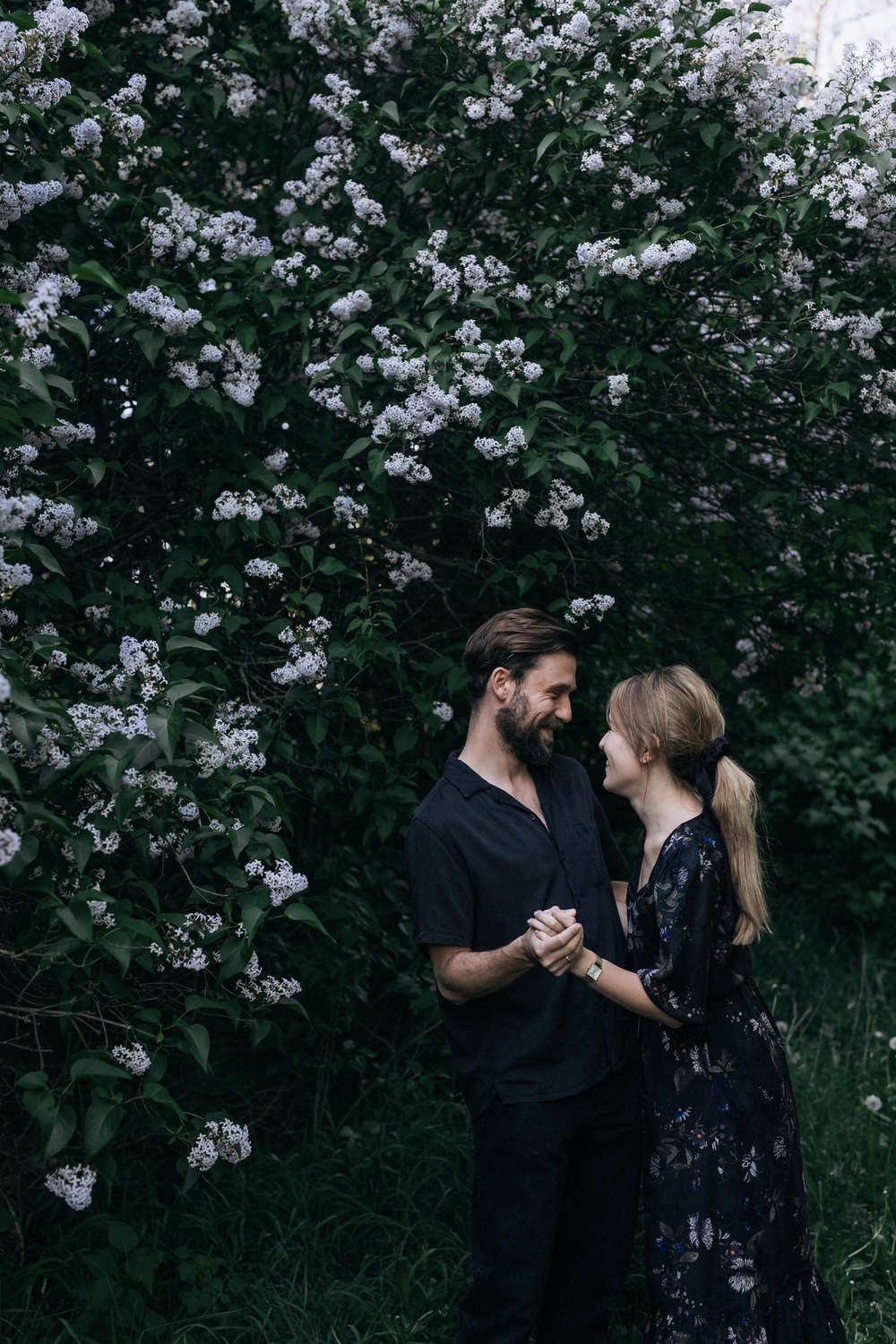 Sesja zdjęciowa dla par Poznań - para pod kwitnącym drzewem, Cytadela