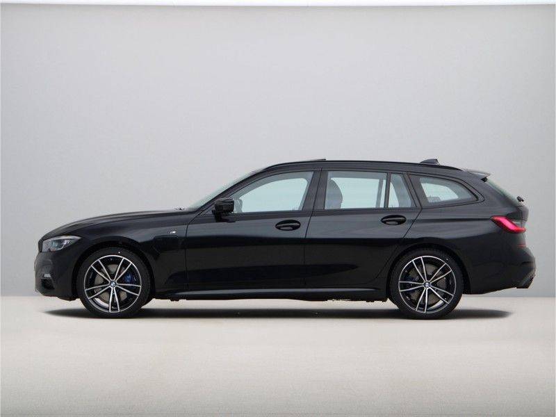 BMW 3 Serie Touring 320e High Executive Model M Sport afbeelding 12