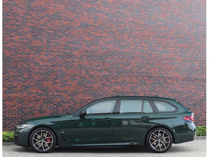 BMW 5 Serie 540i x-Drive *British Racing Green*HUD*Pano*Trekhaak* afbeelding 20