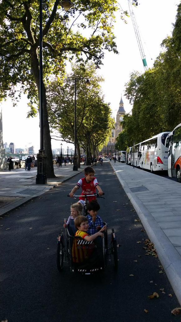 oh my god twitter doesn’t include alt text from images in their API