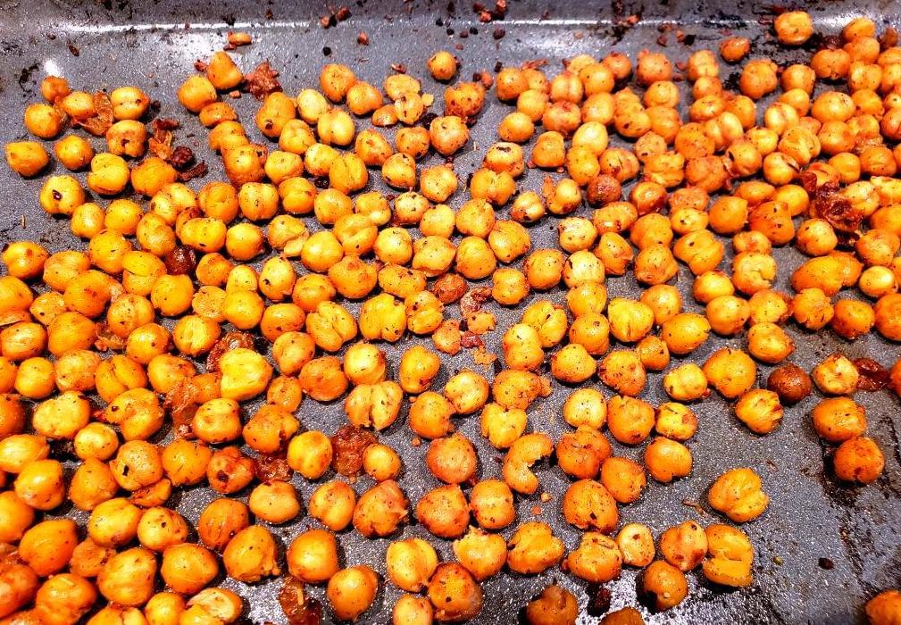 Pan of cayenne pepper chickpeas