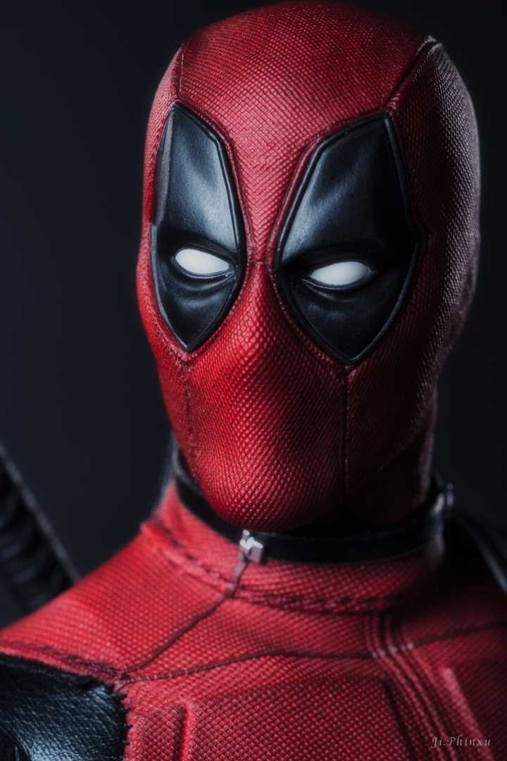 Deadpool 2 Deadpool 1/6th Scale Collectible Figure