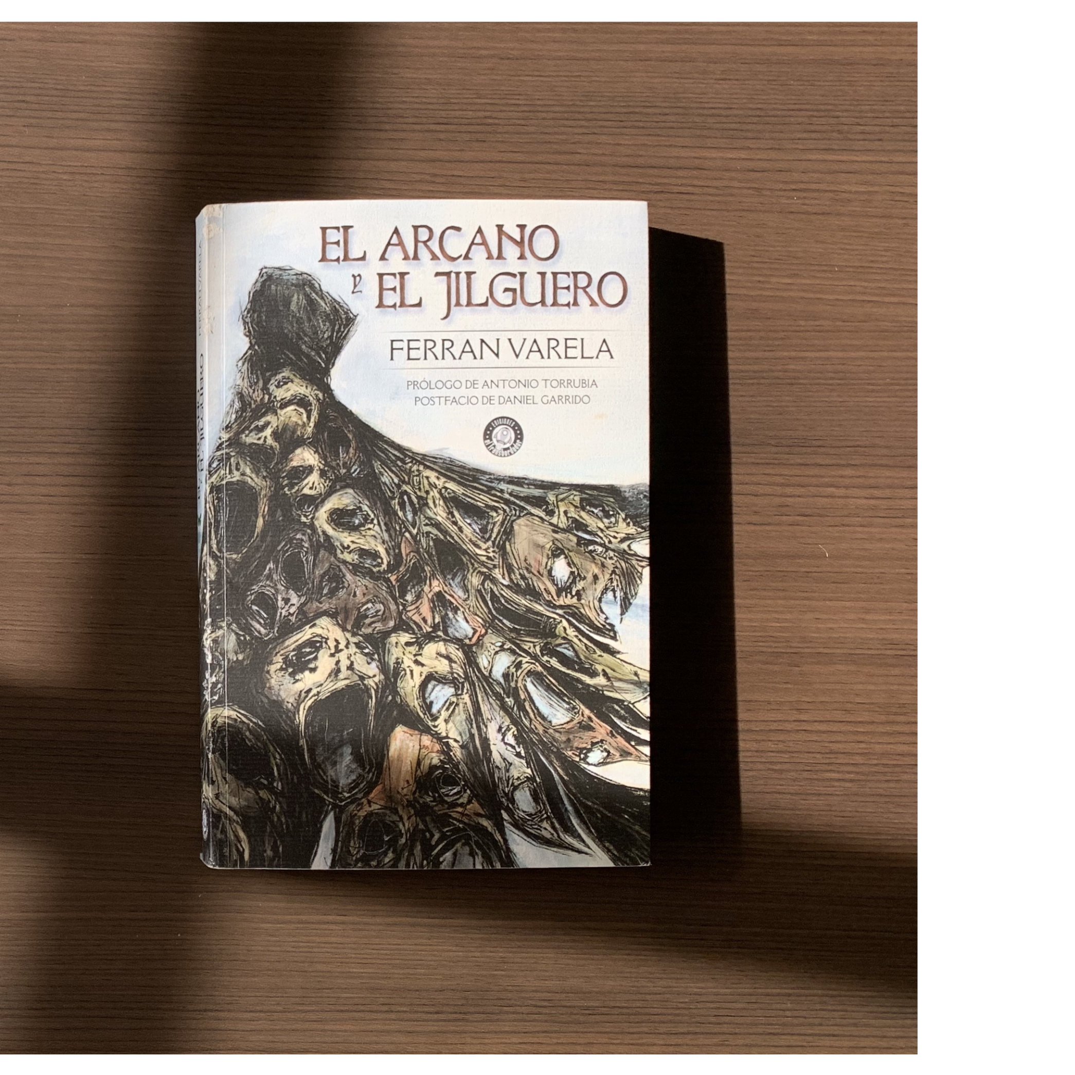 Imagen de Reseña de "El Arcano y el Jilguero", de Ferrán Varela.