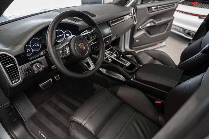 Porsche Cayenne Turbo Pano Bose Keyless Adaptive Cruise Control afbeelding 8