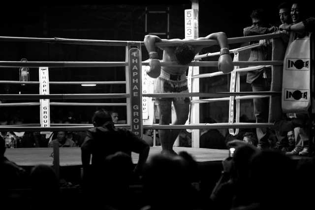 Fumes - Muay Thai Round 1 - photo by ALEJANDRO PLESCH