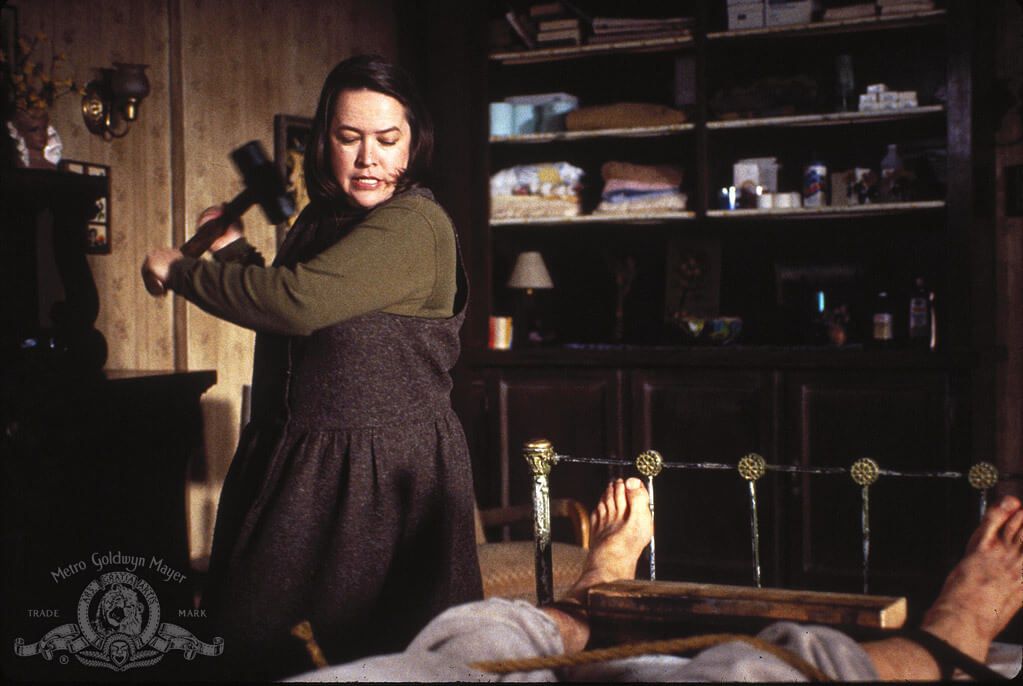 Кэти Бэйтс в фильме «Мизери». Режиссер Роб Райнер, 1990 год. Источник: imdb.com