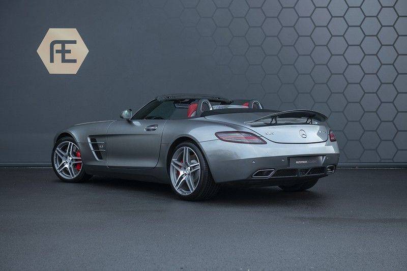 Mercedes-Benz SLS Roadster 6.3 AMG Carbon Pack + MIDDLE GRAY HIMALAYAS + Full Carbon Motor afdekking afbeelding 3