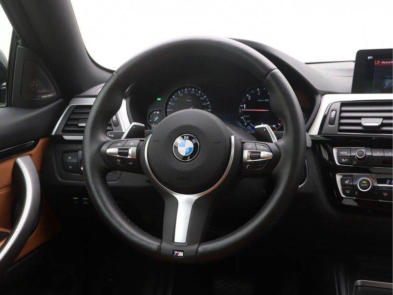 BMW 4 Serie Coupé 440i High Executive M-Sport afbeelding 2