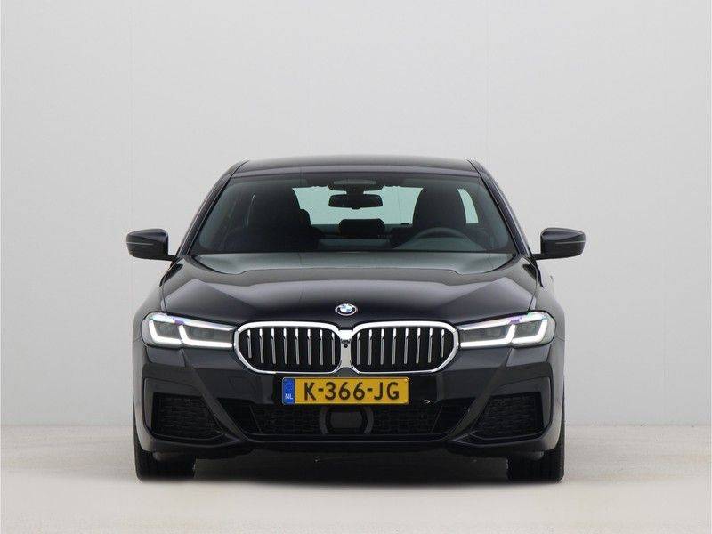 BMW 5 Serie Sedan 520i High Executive M-Sport Automaat afbeelding 6