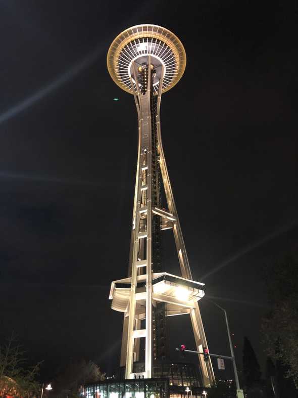 Although we didn't go up in the Space Needle, we did end up walking beneath it.