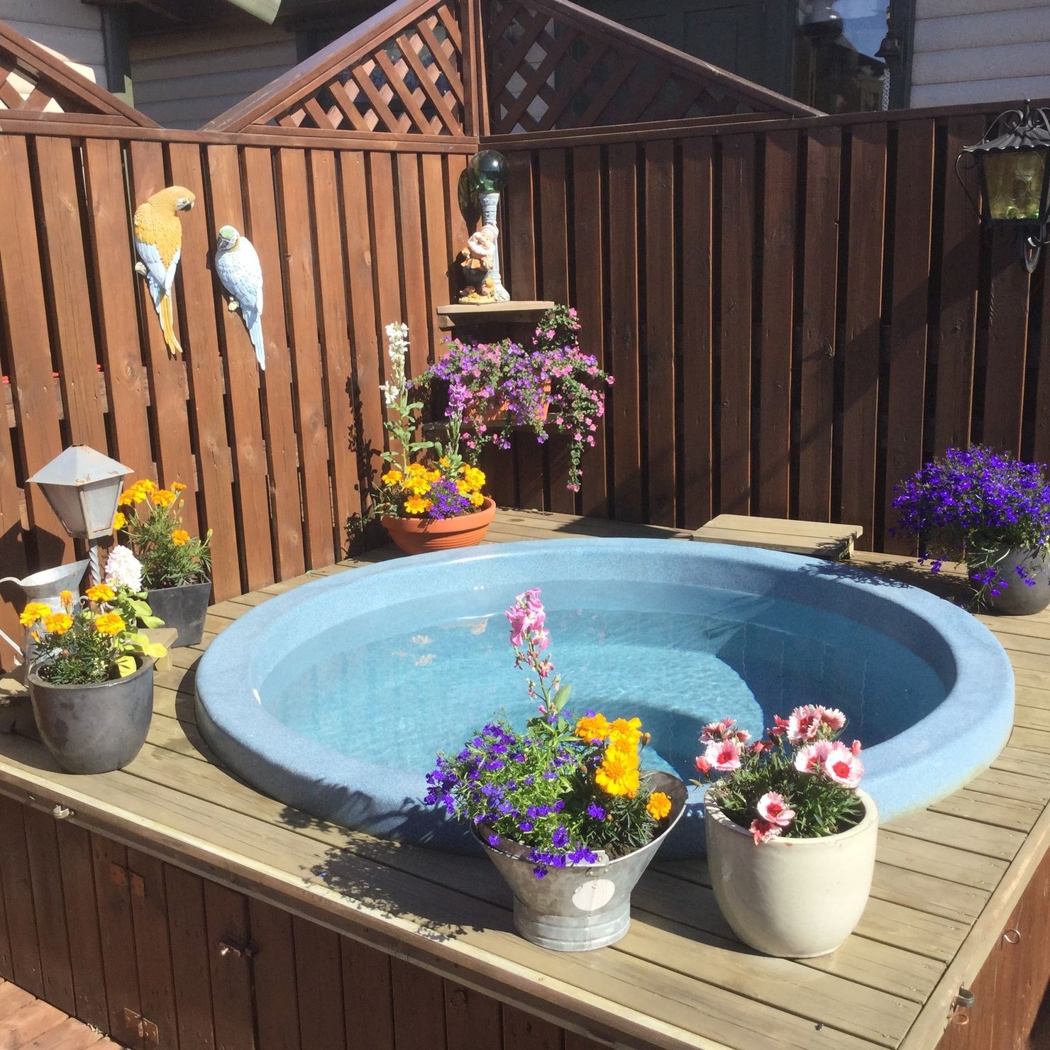 Perfect for relaxing after an exciting day on holiday: private hot tub on the terrace