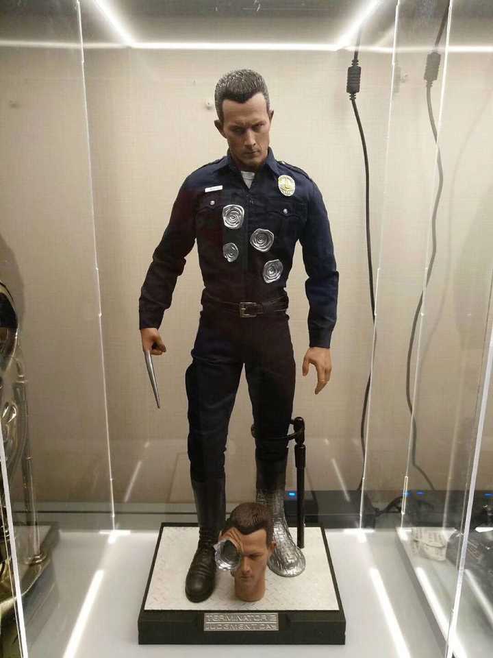 One Fourth Scale T1000