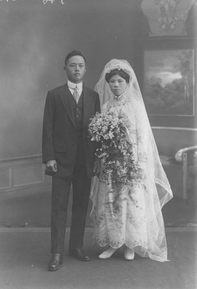 Chinese wedding couple, 1920s