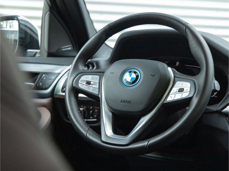 BMW iX3 High Executive - Trekhaak - Direct Beschikbaar! afbeelding 17