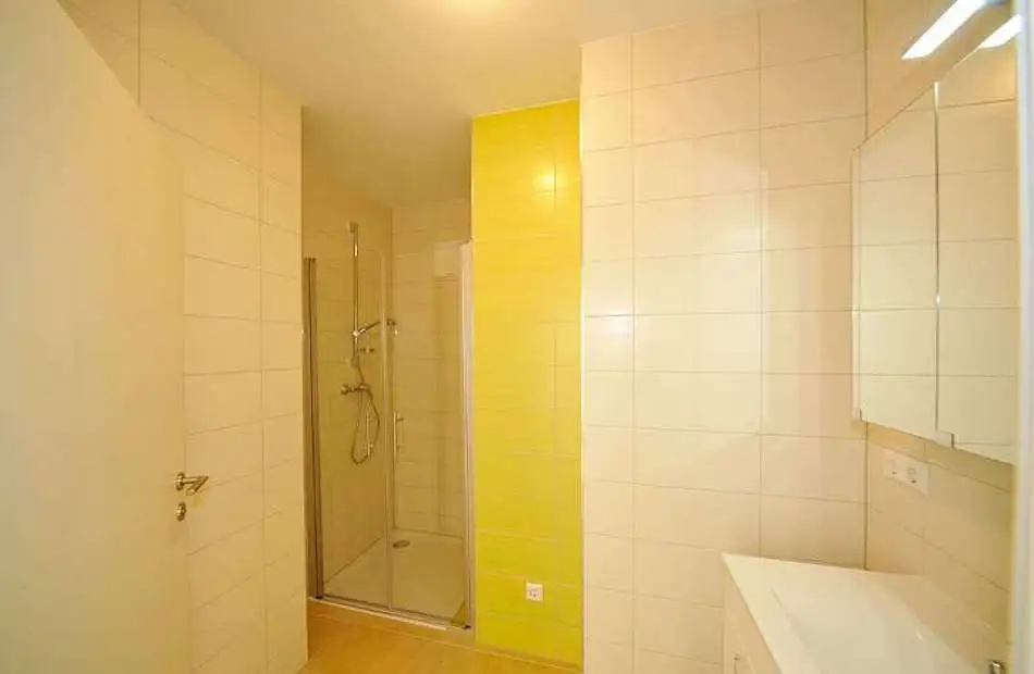 Badezimmer in Wohngemeinschaft für Monteure in Innsbruck