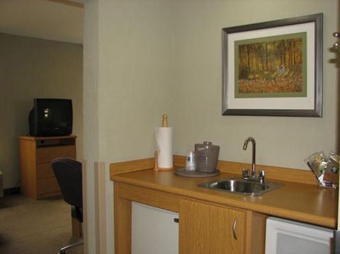 Hampton Inn & Suites