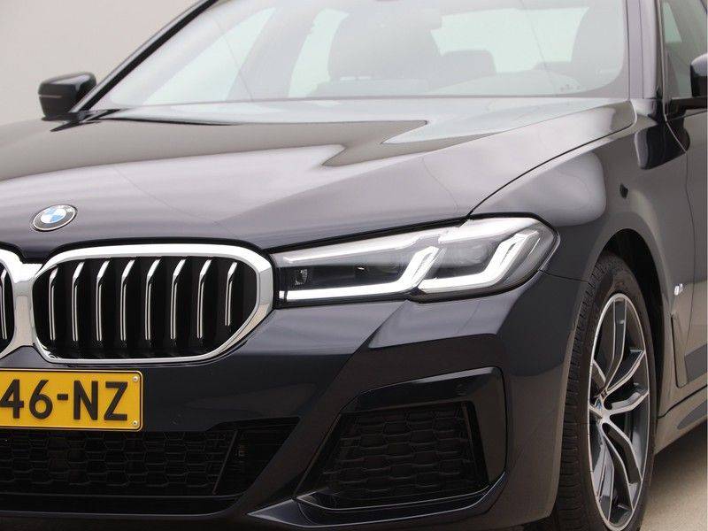 BMW 5 Serie 520i High Exe M-Sport Aut. afbeelding 21