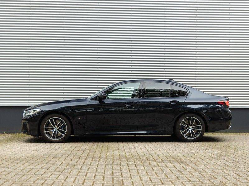 BMW 5 Serie 540i xDrive High Executive - M-Sport - DAB - Camera afbeelding 6