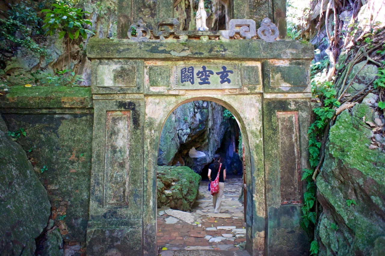 Marble Mountains archway