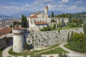 Castello di Brescia Veduta Mastio e Torre dei prigionieri