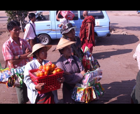 Burma Bus Vendors 22