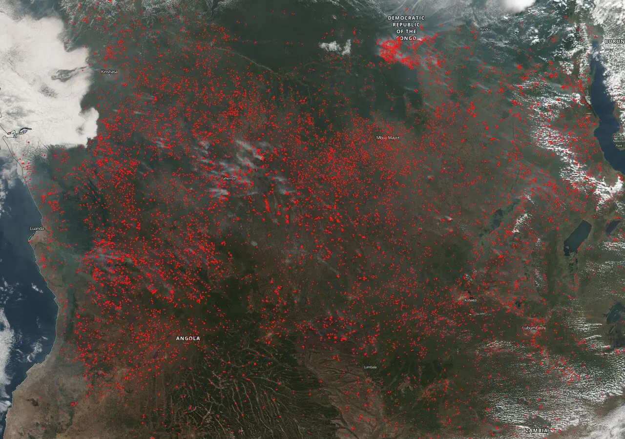 Infrared detection of fires in Angola
