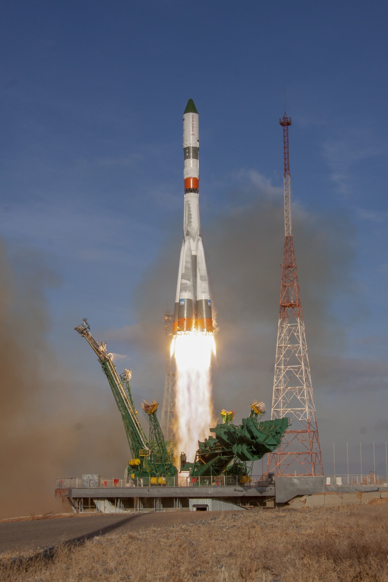 Imaginea 1: Lansarea capsulei Progress MS-13 spre ISS la bordul unei rachete Soyuz-2.1a de la Baikonur (Sursa foto: Roscosmos)