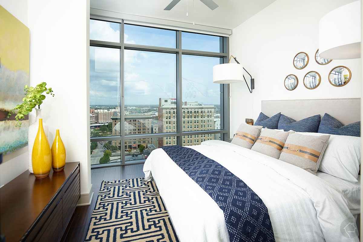 bedroom with downtown houston view