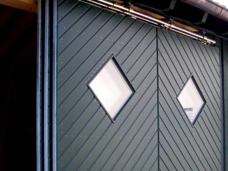 Industrial Sliding & Folding Doors NikoTrack