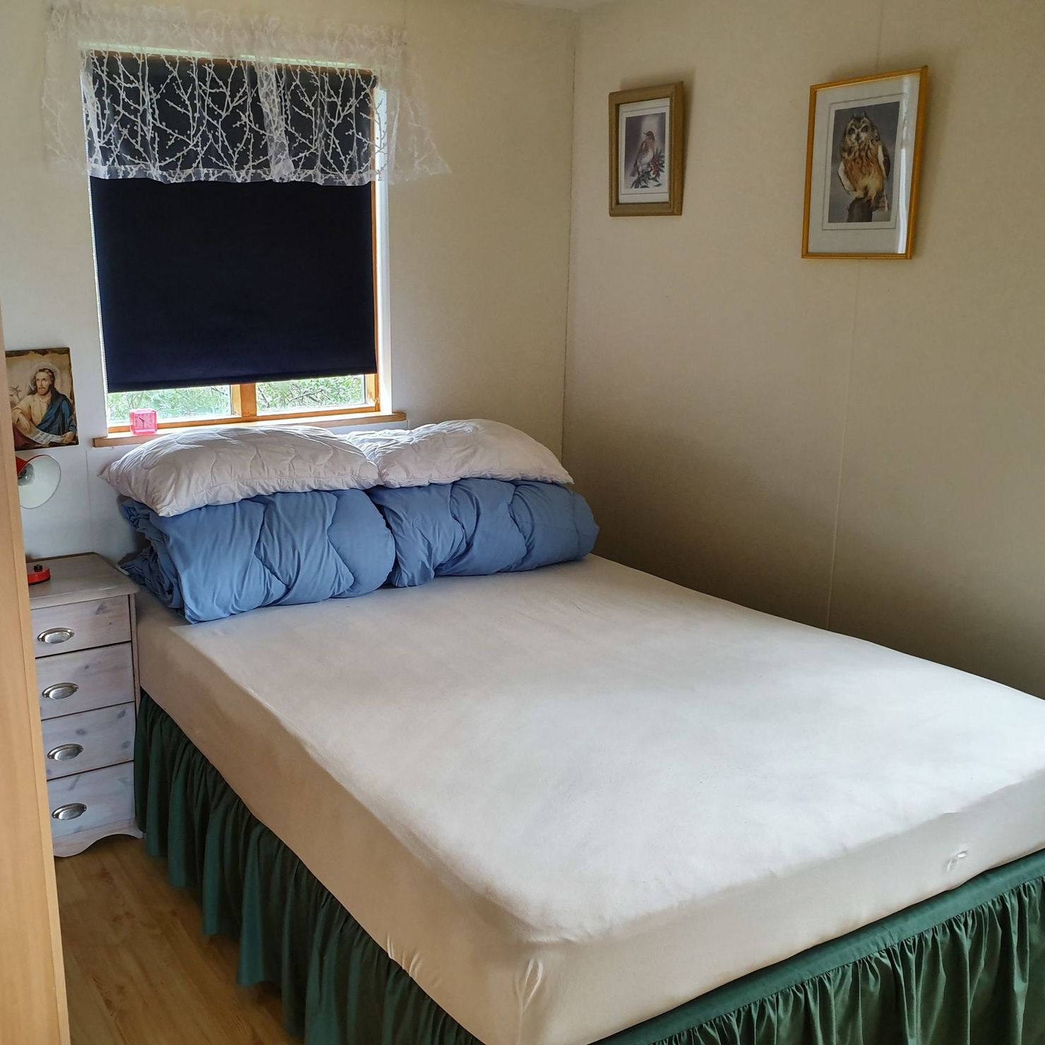 Bedroom with a double bed