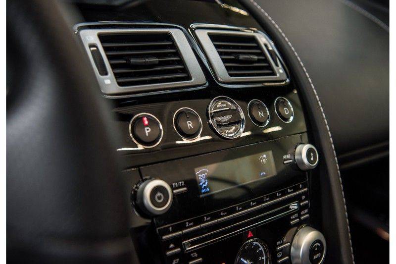 Aston Martin DBS Volante 6.0 V12 Black Carbon Edition afbeelding 17