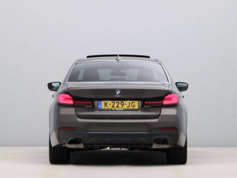 BMW 5 Serie 540i High Exe M-Sport afbeelding 10